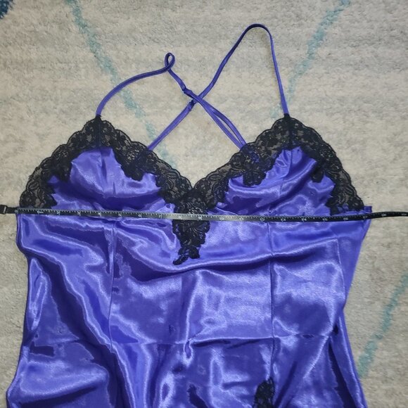 Frederick's of Hollywood Deep Purple Silky Feel Nighty || Medium EUC - Picture 8 of 12